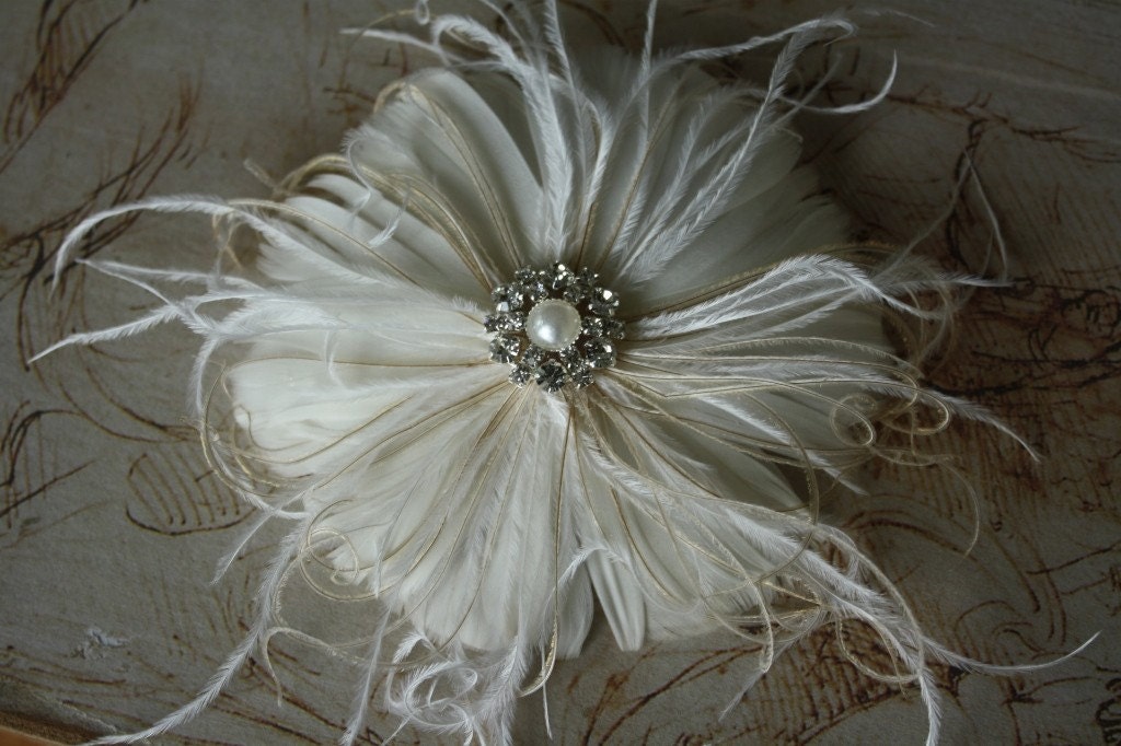Wedding Hair Accessory, Feather Hair Clip, Fascinator, Bridal Head Piece, Ivory and Light Gold - SIMONE
