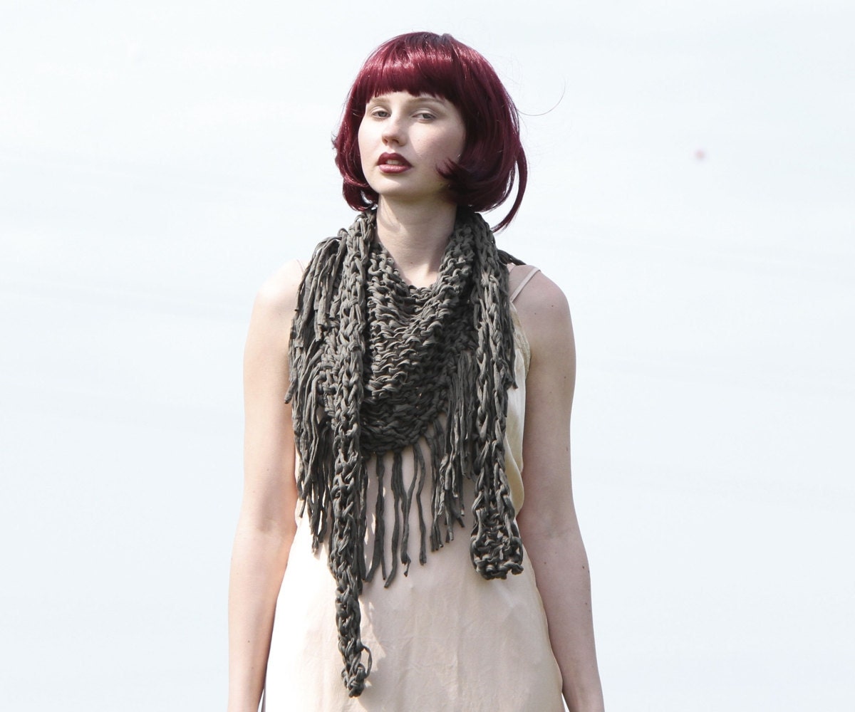Chunky cotton triangle fringe scarf - Khaki green