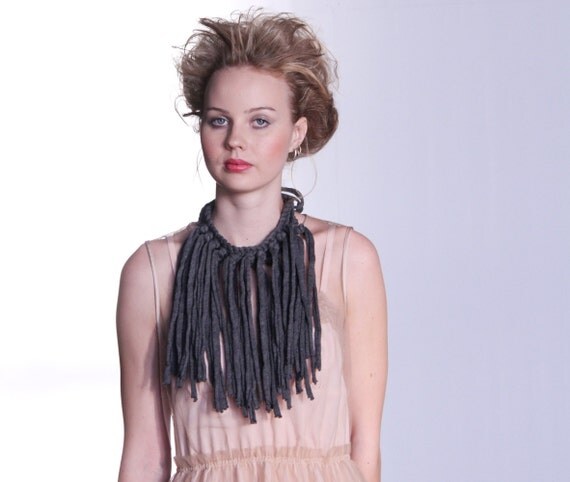 Fringe choker - Charcoal grey