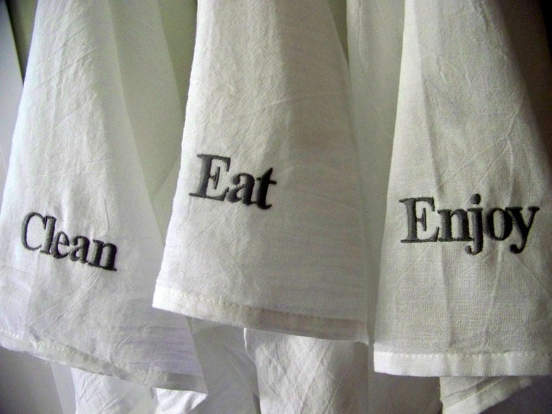 Embroidered tea towel - customizable - choose your words and color - flour sack towel