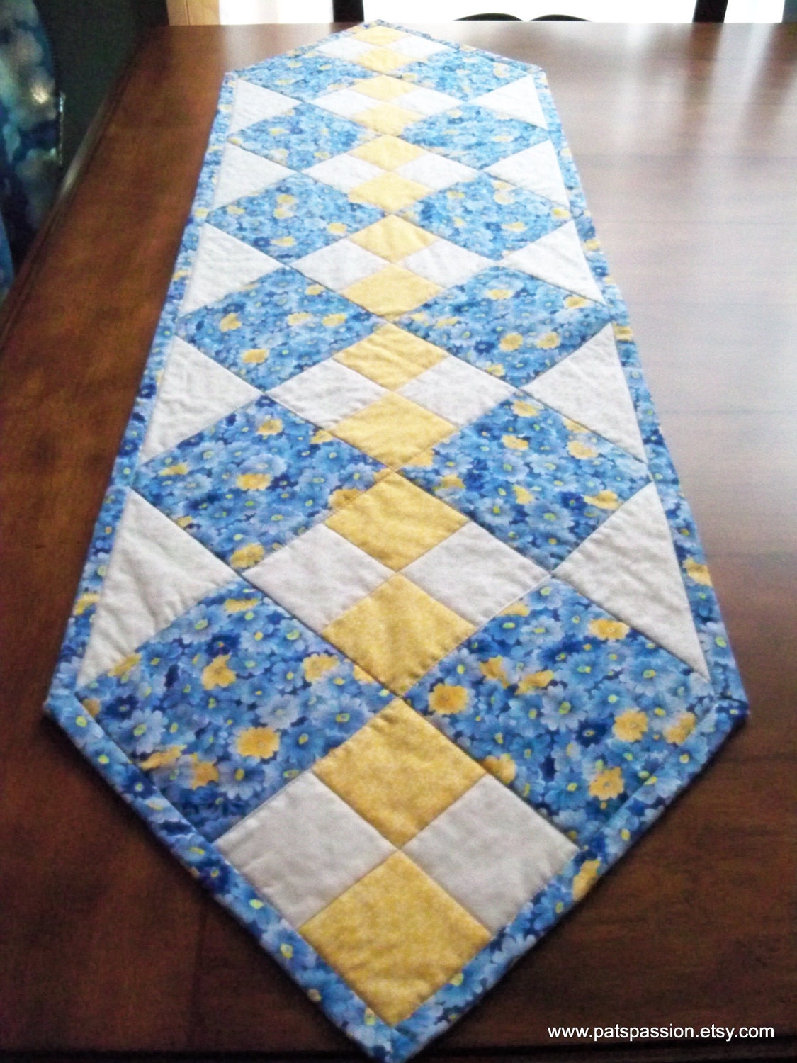 PatsPassionQuilteds runner Runner yellow Table table Blue Quilted  by Yellow Patchwork