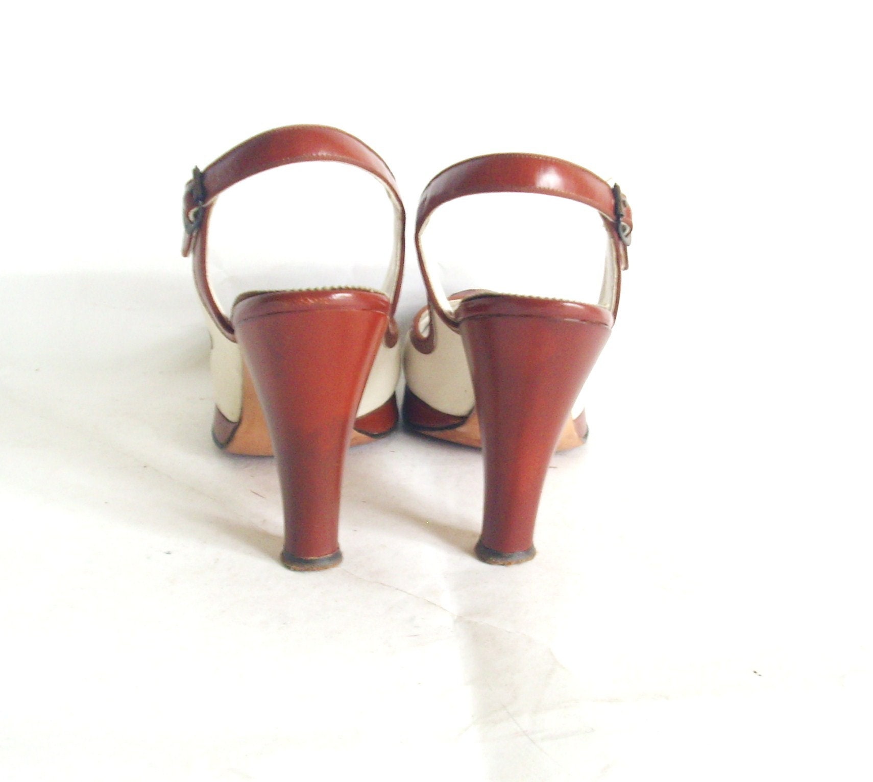 sz 7 vintage 1940s slingback spectator peep toe shoes Mortinique custom made inbrown and white leather