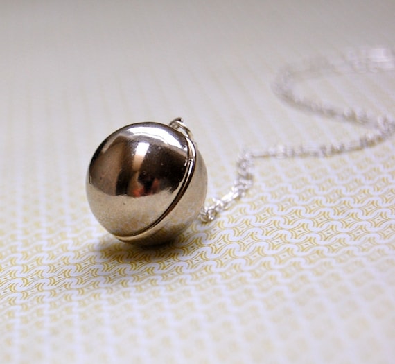 Silver Orb Locket - Vintage