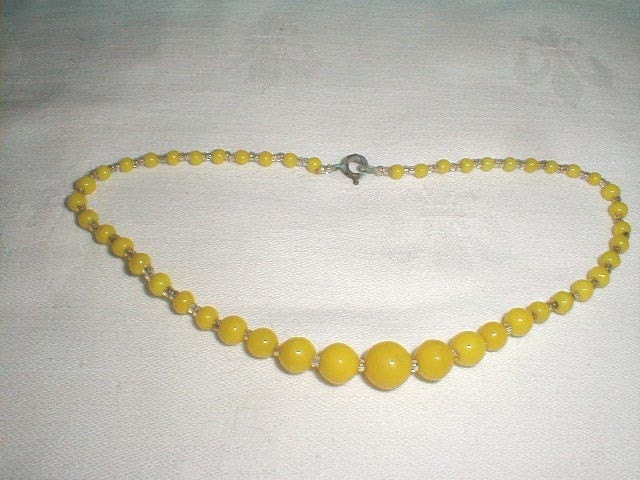 Vintage 1920s/30s Yellow Glass Beaded Childs Necklace
