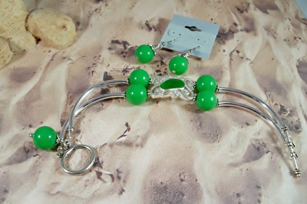 Green and Silver Jewelry Set Bracelet and Earrings