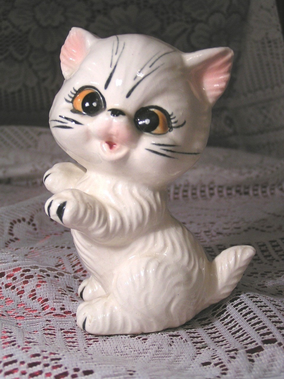 VINTAGE WALES white porcelain kitten or cat with by lornasattic
