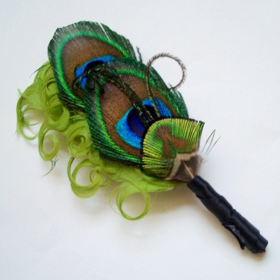 Groomsmen Wedding Peacock Feather Boutonniere in Lime Green - ECHO- Made to Order