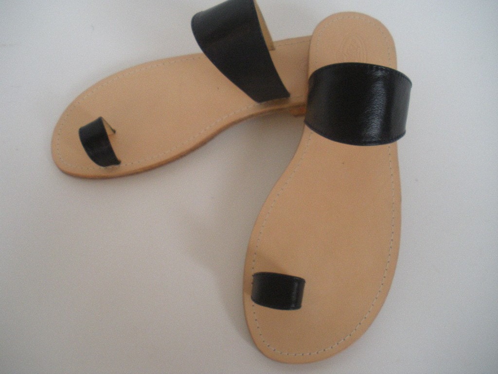 TOERING LEATHER SANDALS