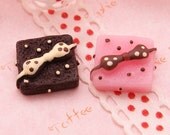 Craft Deco Art Supplies - Polka Dots Gift Box Cabochon - 6pcs