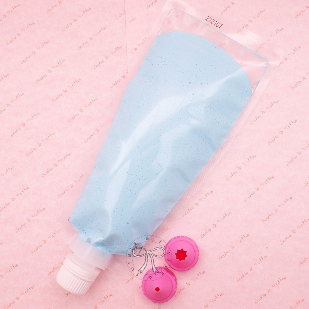Fuwa Fuwa Mousse Whipped Cream in Blue with 2 Tips from Japan