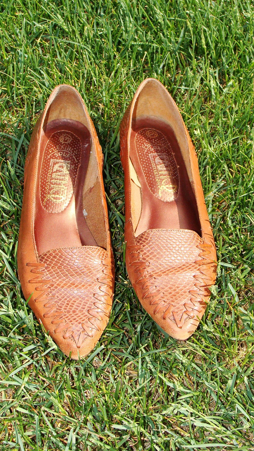 camel color flat shoes