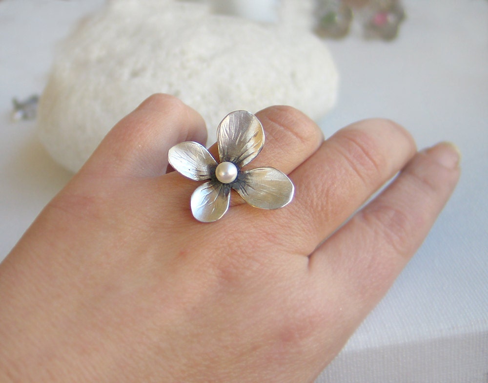LARGE - Pearl Flower Ring in Sterling silver