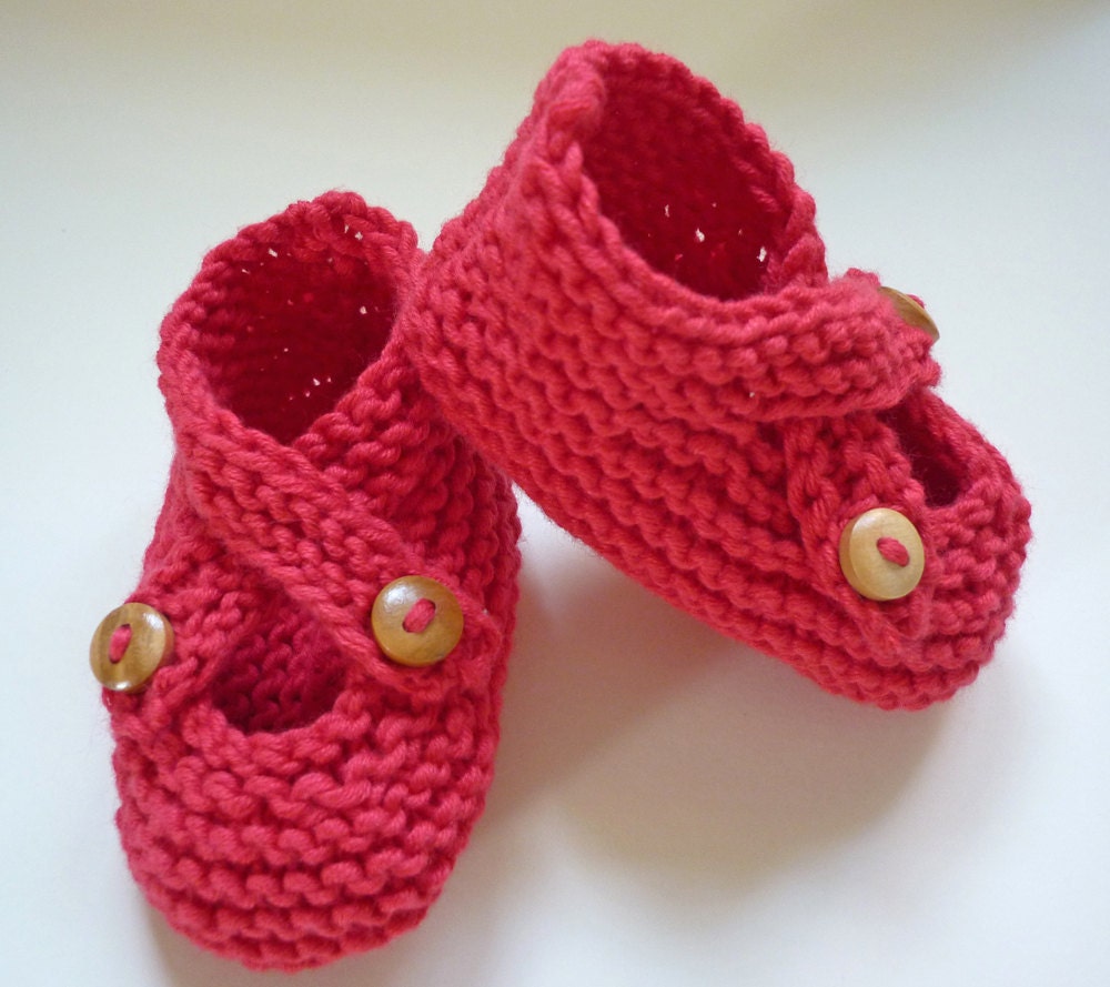 Knitting Pattern Baby shoes with Crossover strap by LoveFibres