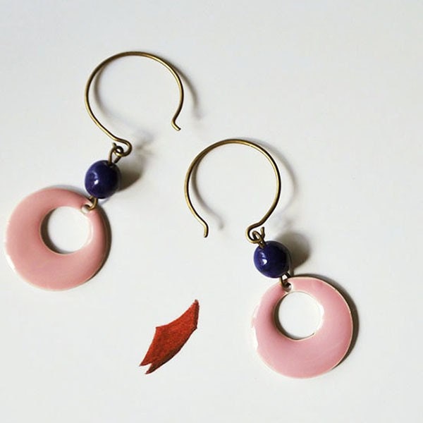 Drop enamel hoop earrings - Pink enamel hoop and dark blue glass bead - enamel jewelry - drop earrings - dangle earrings