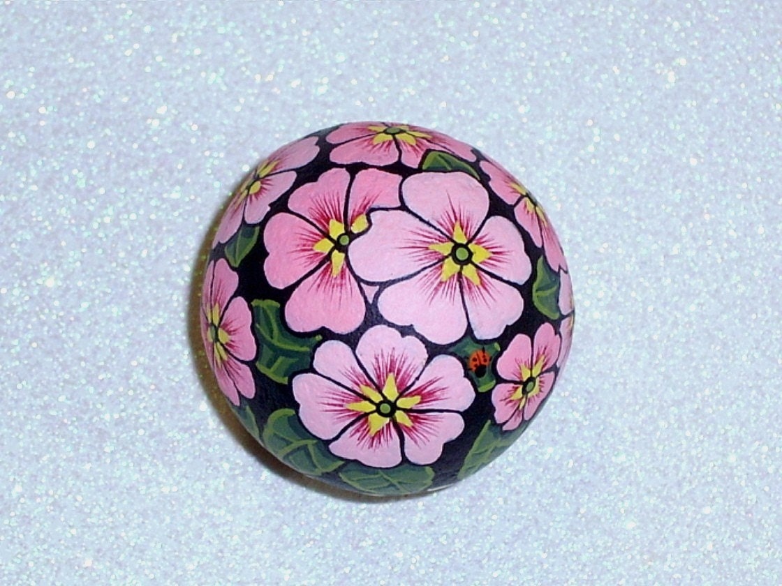 Primrose flower, wicker basket, home decor, made to order, Mother's Day, miniature floral display, hand painted rock by Rockartiste