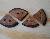 4 Natural Wooden Oak Buttons, Triangle, 7/8 Inch x 1 1/8 Inch (22 mm x 28 mm)