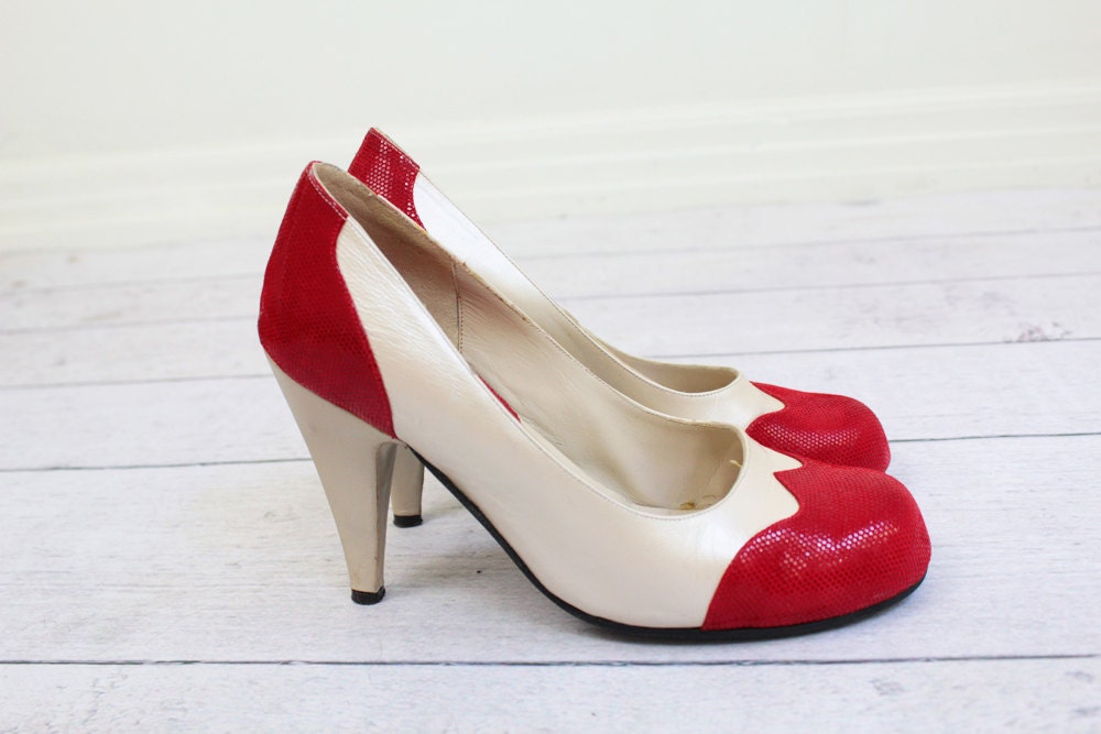 vintage spectator pumps // 1940's Style Red and White Mary Says High Heels
