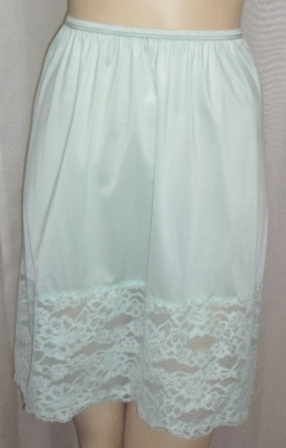Vintage Vanity Fair Mint Mini Half Slip Nylon Lace Small Pillowtab