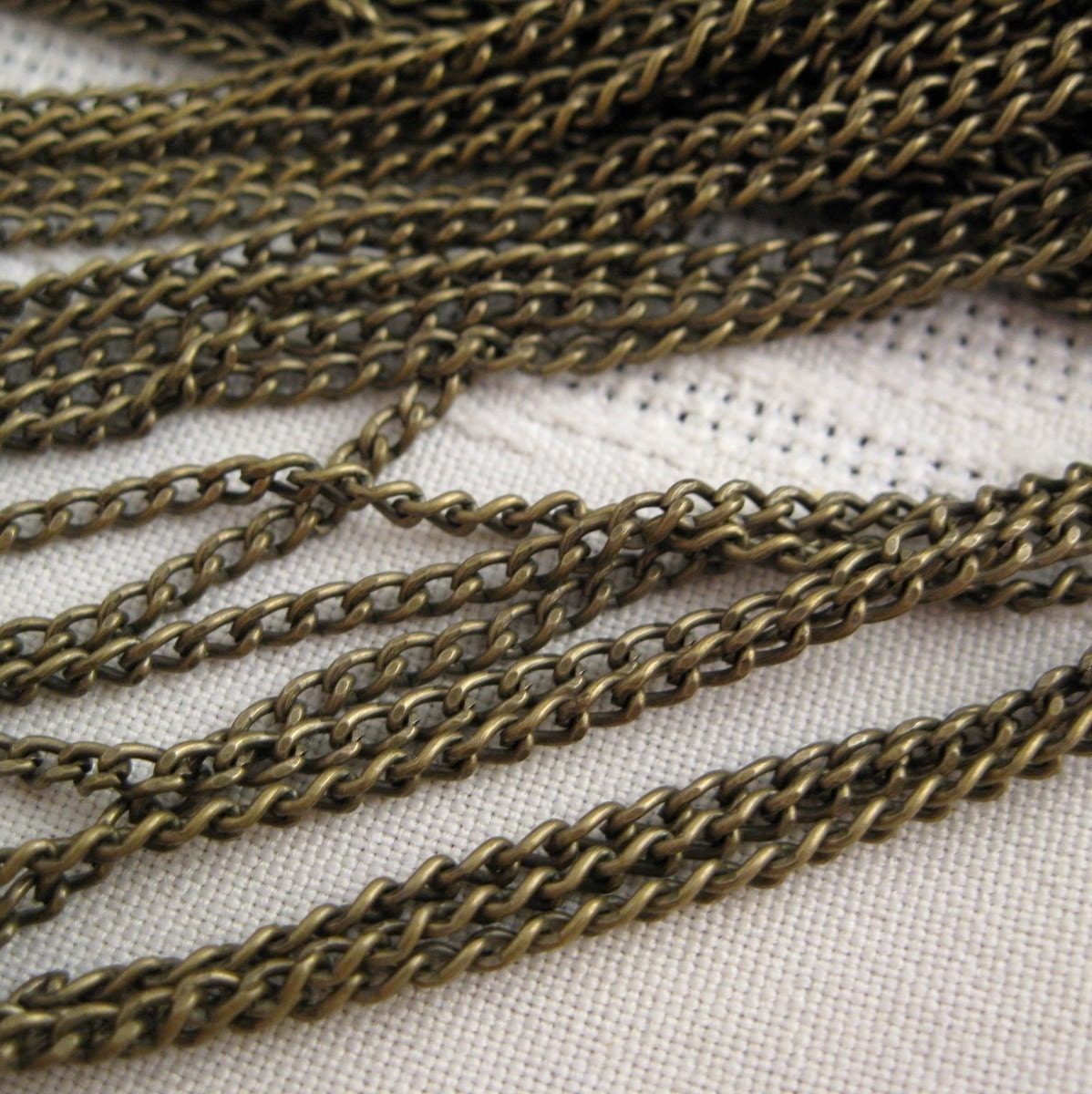 10 ft Favorite Antique Brass Chain (3 mm)