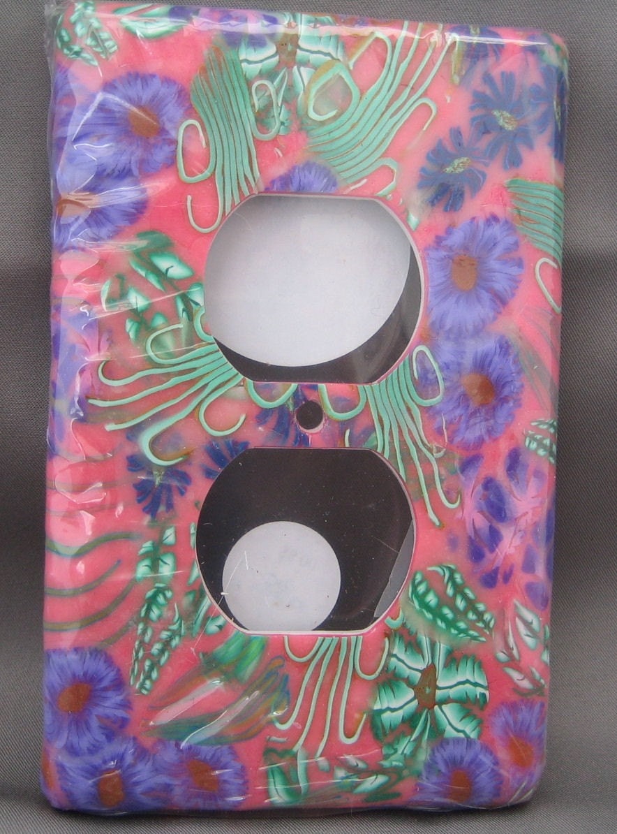 Outlet Plate, Electric Outlet Cover - Hot Pink with Lavender and Blue Flowers