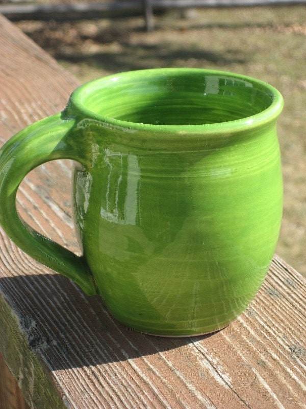 green mug