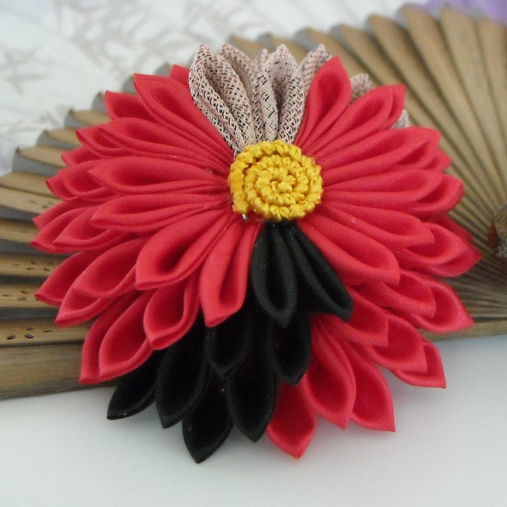 Kanzashi, Tsumami Kusudama Red, Black and Pink