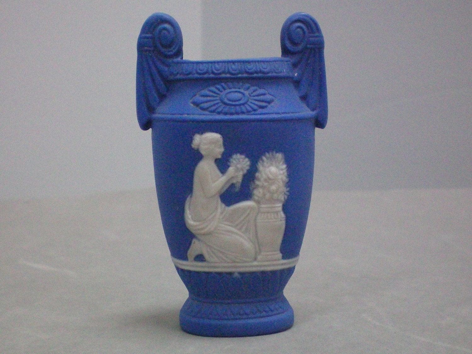 Mini Cameo Vase