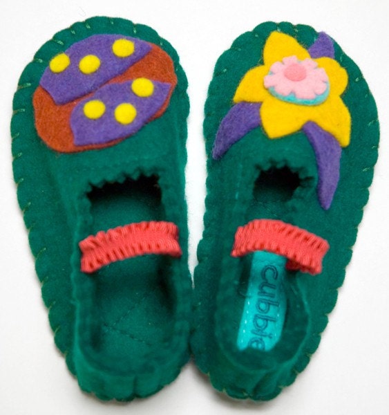 Bright Green Felt Baby Booties with Ladybug and Flower 3-6 months