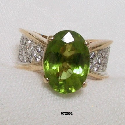 14K Diamond Peridot Ring Vintage 1970s