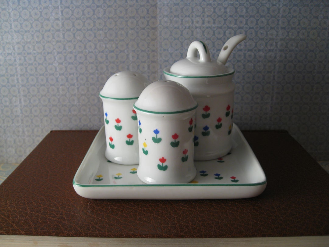 Tulip Condiment Set