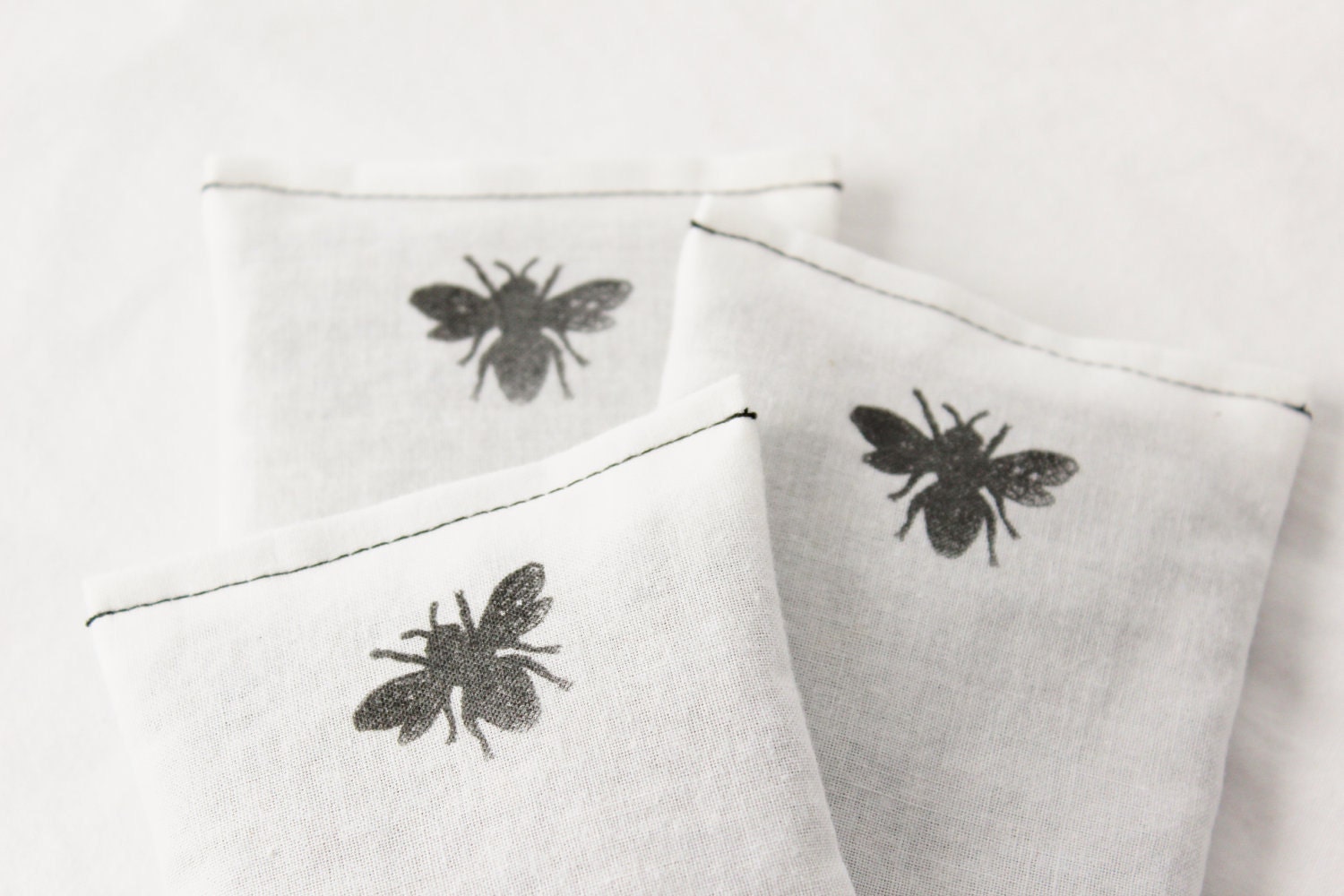 Organic Dryer Sachets - Reusable Dryer Sheet Alternative - Fresh Clean Laundry - Lavender Aromatherapy