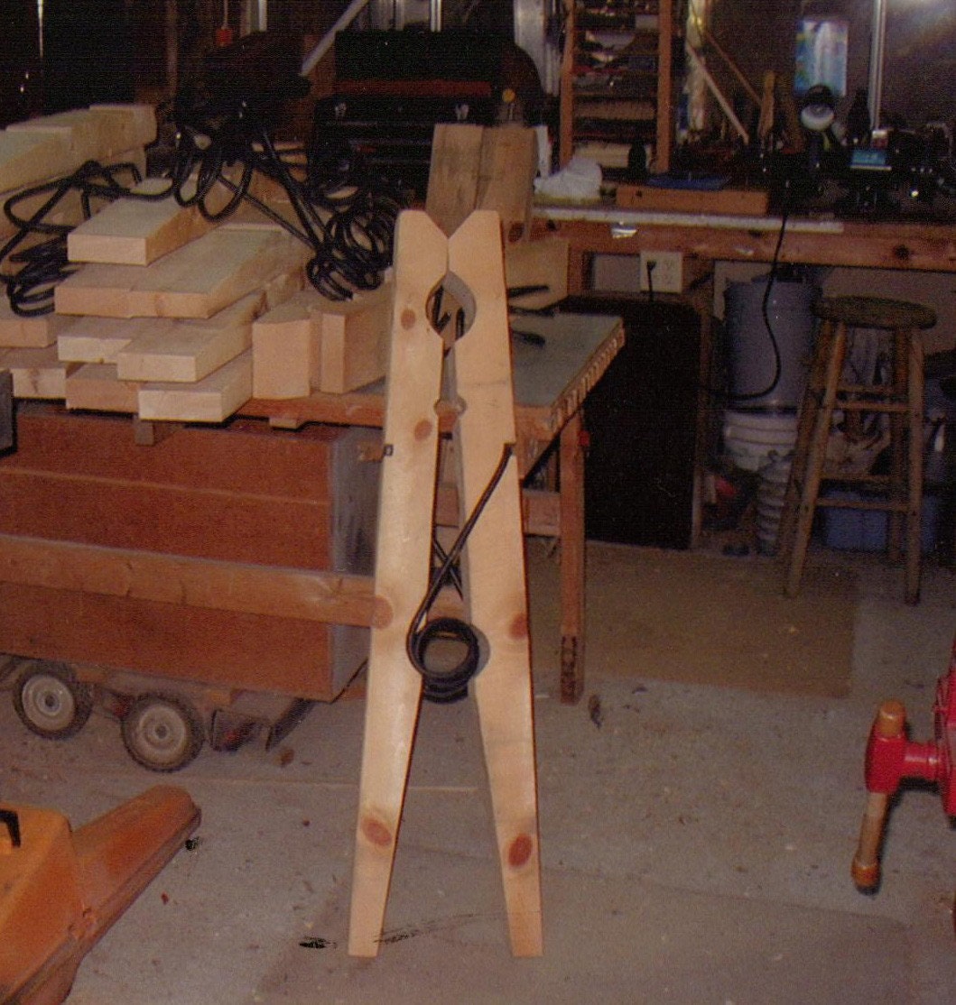 GiAnT cLoThEs PiN