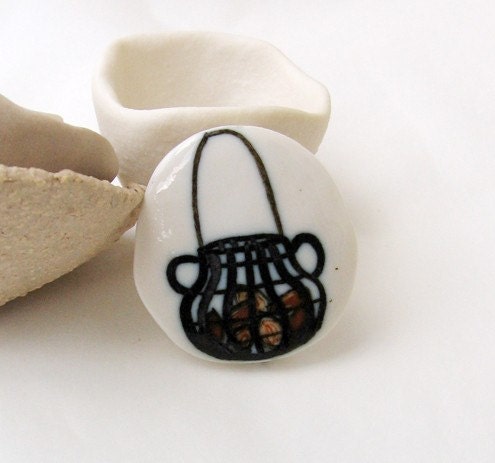 eggs basket brooch