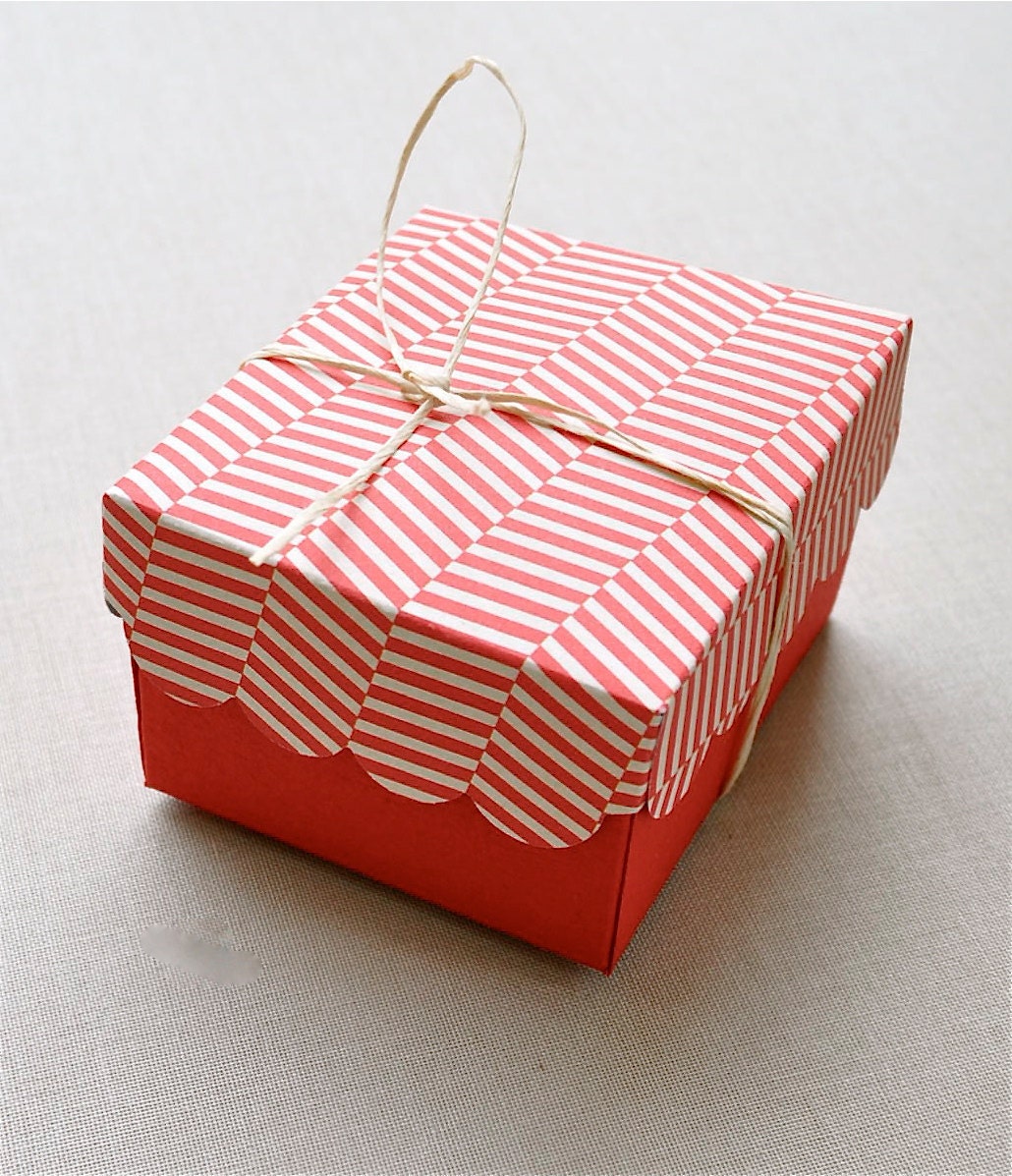 Holiday red and candy cane patterned handmade favor box. Set of 6. Favor boxes, party decoration, cherry red, candy cane.