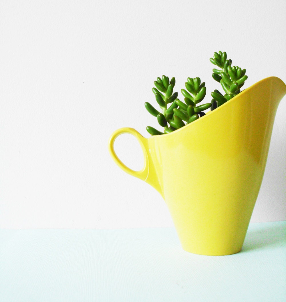 Mod Yellow Creamer