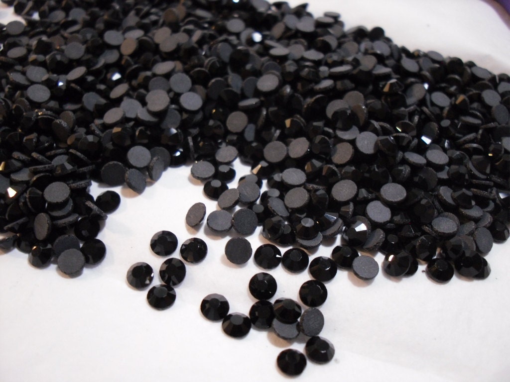 144 Glass Rhinestones in JET BLACK 16ss 4mm Flatback 1 Gross