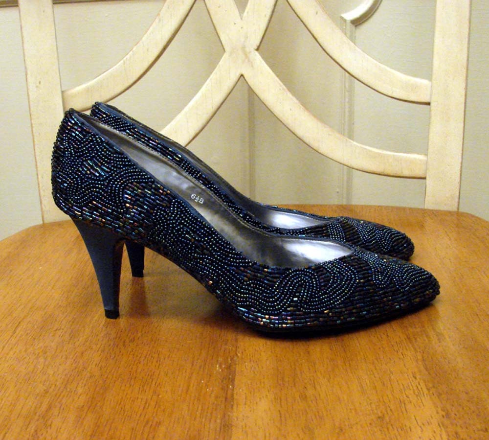 Vintage 80s Midnight Blue Hand Beaded 3 Inch Heel Dress Shoes by Caparros Size 6.5 M