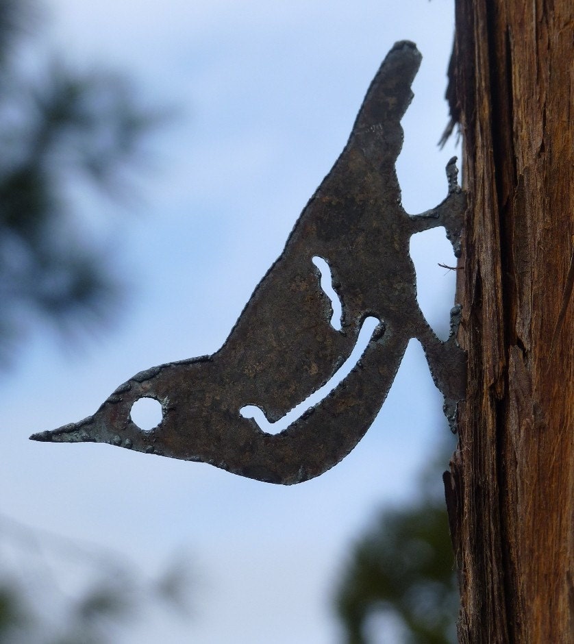 NUTHATCH Lifesize Metal Tree Garden Art