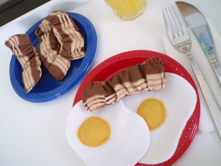 Whiskers Cafe 2 Fried Egg with Bacon - Cat Nip Toys