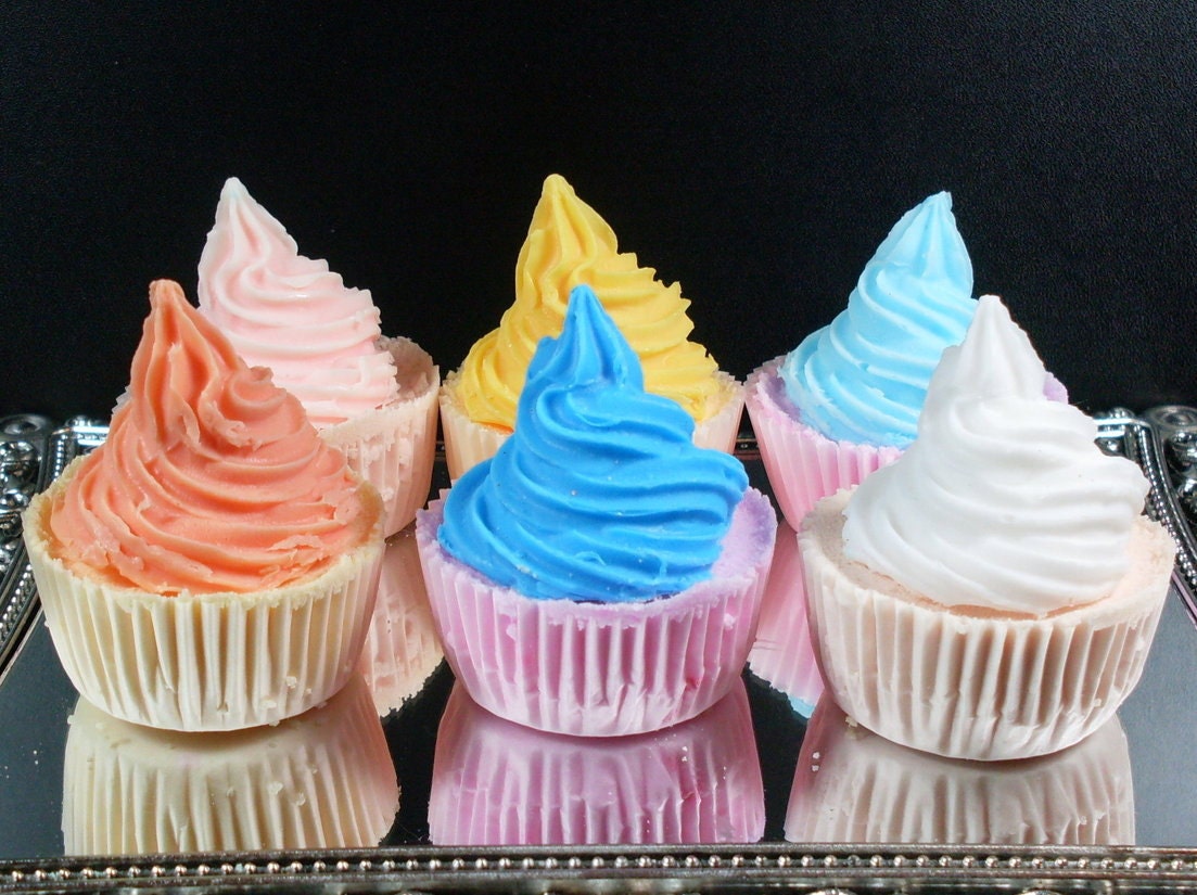 6 Mini Cupcake Bath Bombs with Soap Topping