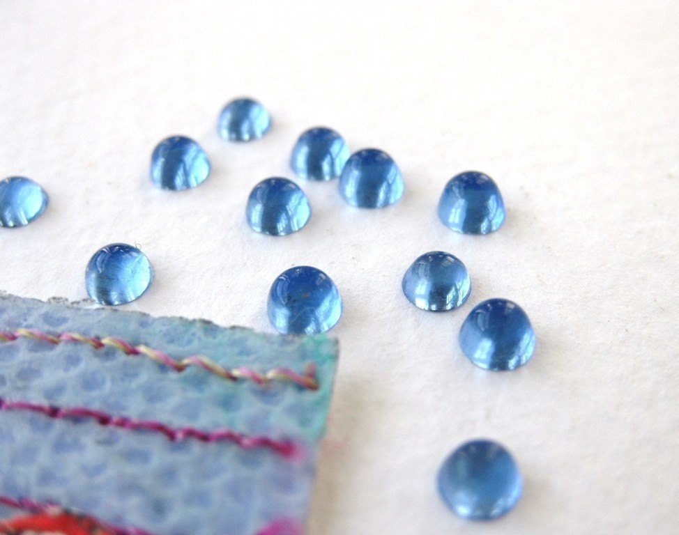 Vintage Glass Cabochon, Tiny Sapphire Blue Rounds, 4mm gcb0183 (18)