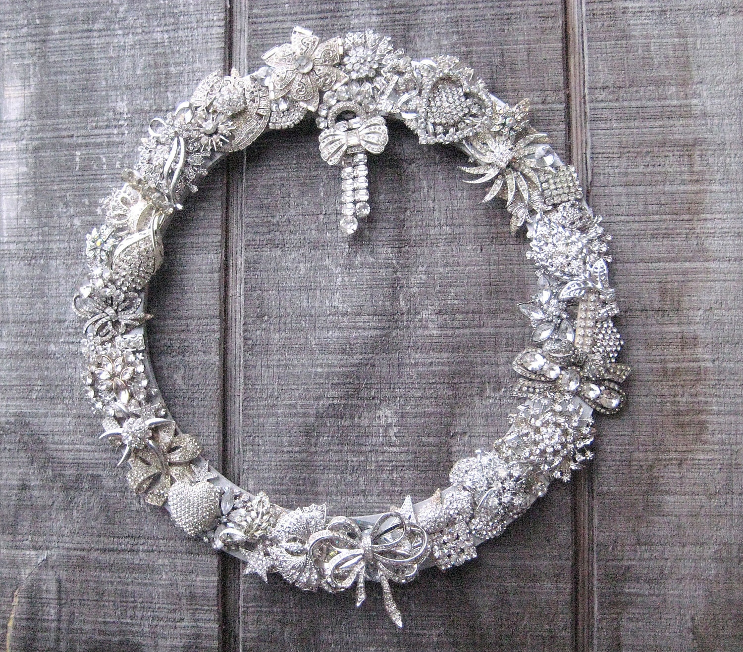 Vintage Brooch Wreath Rhinestones BLING SUPER by FiorellaJewelry