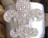 BLING Rhinestone Fleur De Lis Cuff Bracelet - Metallic Silver Cuff