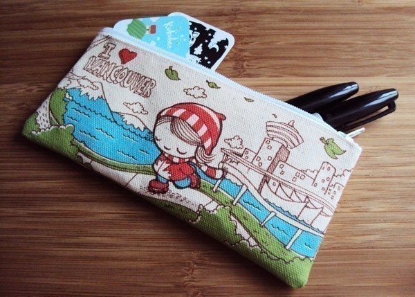 Small I Love Vancouver Zipper Pouch