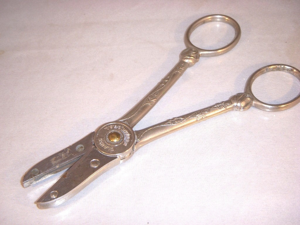 Vintage Garden Club Rose Shears Scissors by WildAboutVintage