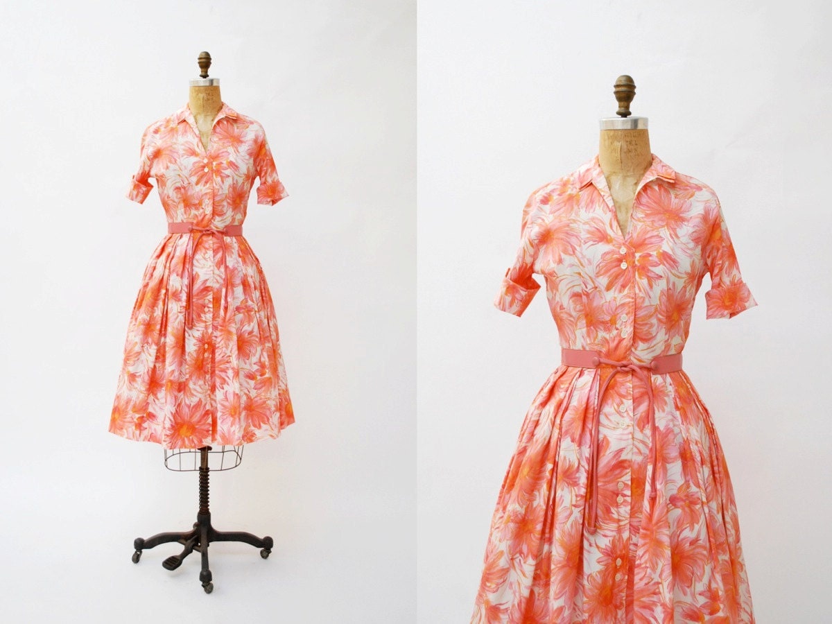 vintage 1950s dress. floral shirtwaist dress. small
