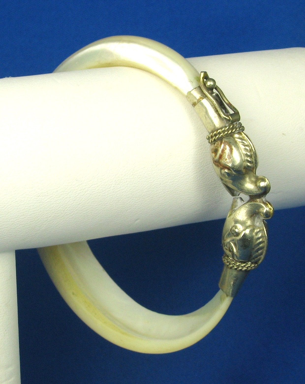 Vintage Mother of Pearl Shell Elephants Hinge Bracelet
