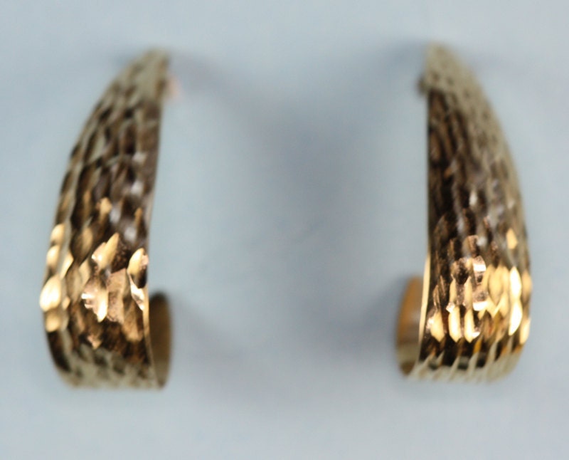 Vintage 10K Gold  Earrings Hammered Finish Hoop Style