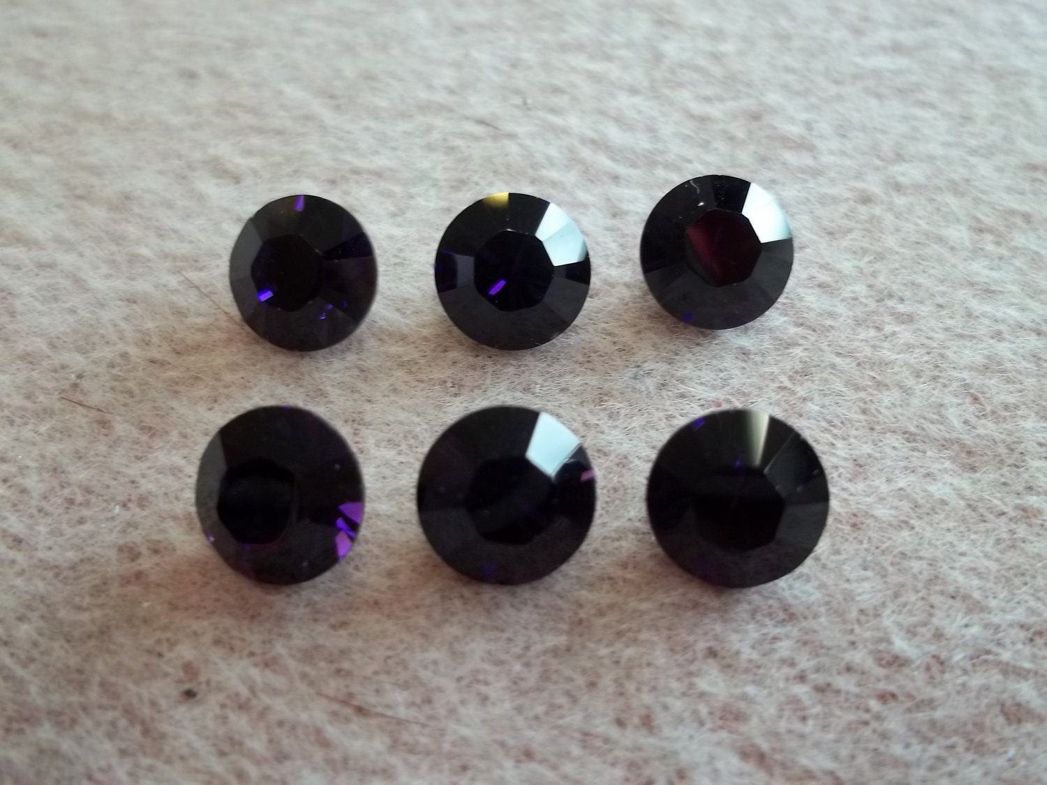 8mm SS39 Purple Velvet Chaton Point Back Swarovski Crystals (6 pc)