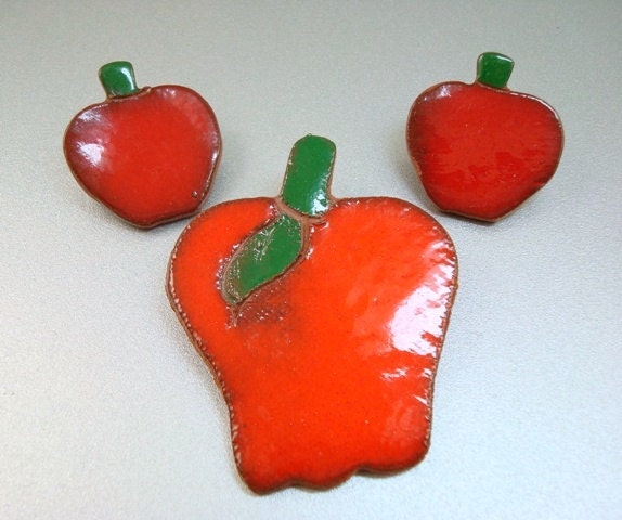 Red CLAY APPLE Brooch Earrings Set